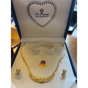 Vintage Ice Princess Dazzling Beauty Necklace and Earrings Jewelry Set